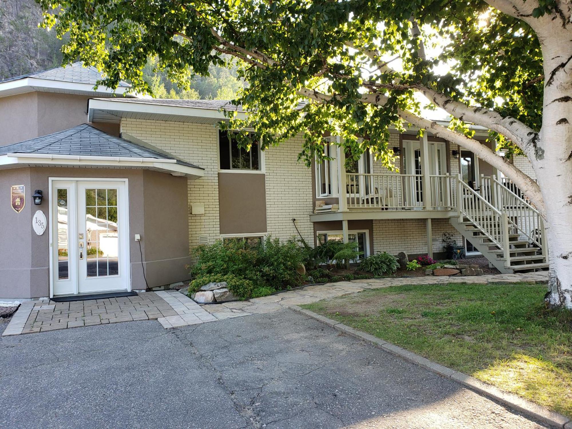 Residence Touristique Les Bouleaux Petit-Saguenay Ngoại thất bức ảnh